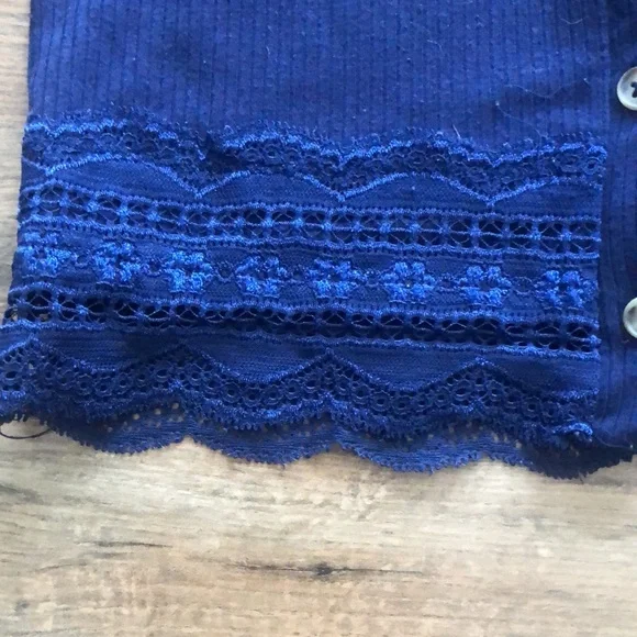 Super cute shirt - Picture 3 of 4